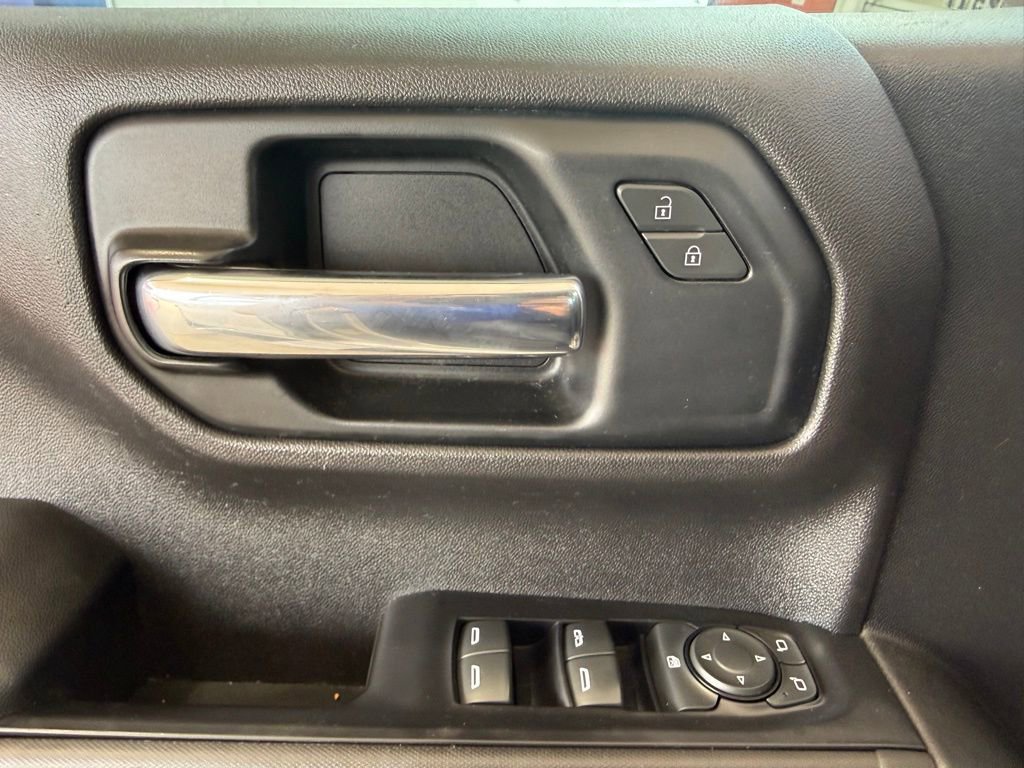 Used 2020 Chevrolet Silverado 1500 Custom w/ Custom Value Package image 31