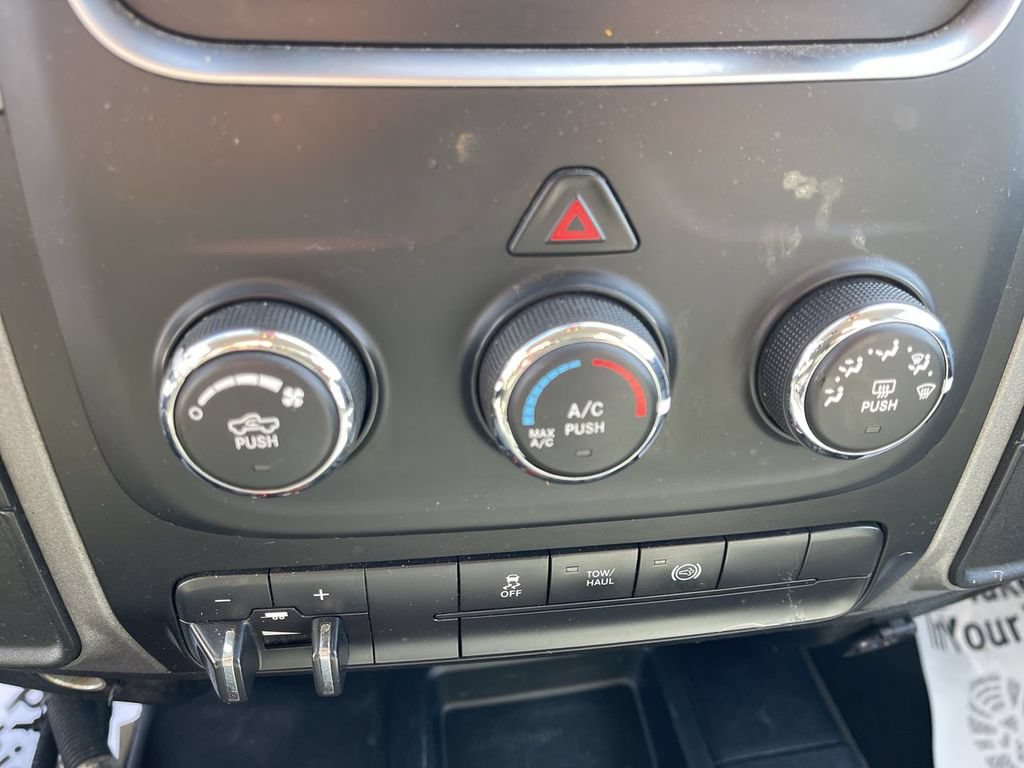 Used 2018 RAM 3500 Tradesman w/ Chrome Appearance Group AWD/4WD image 18