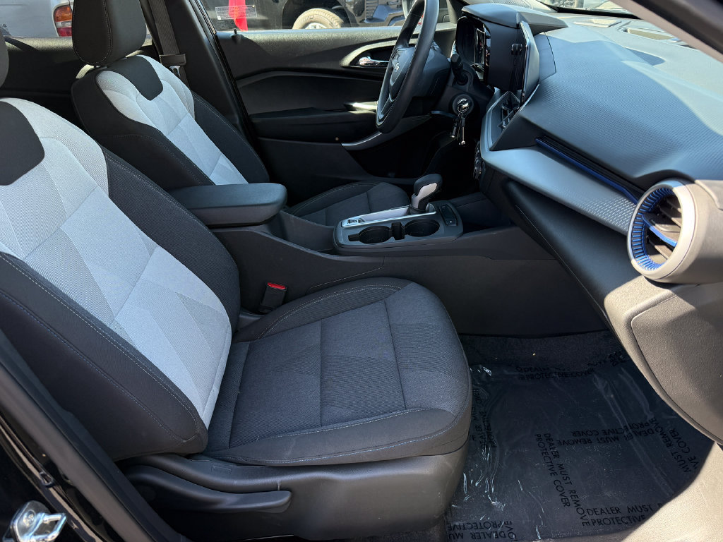 Used 2024 Chevrolet Trax LS w/ Driver Confidence Package FWD image 16