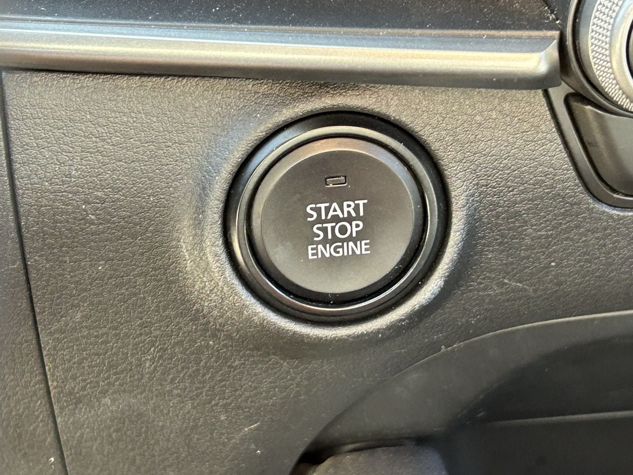 Used 2025 MAZDA MAZDA3 s Sport FWD image 9