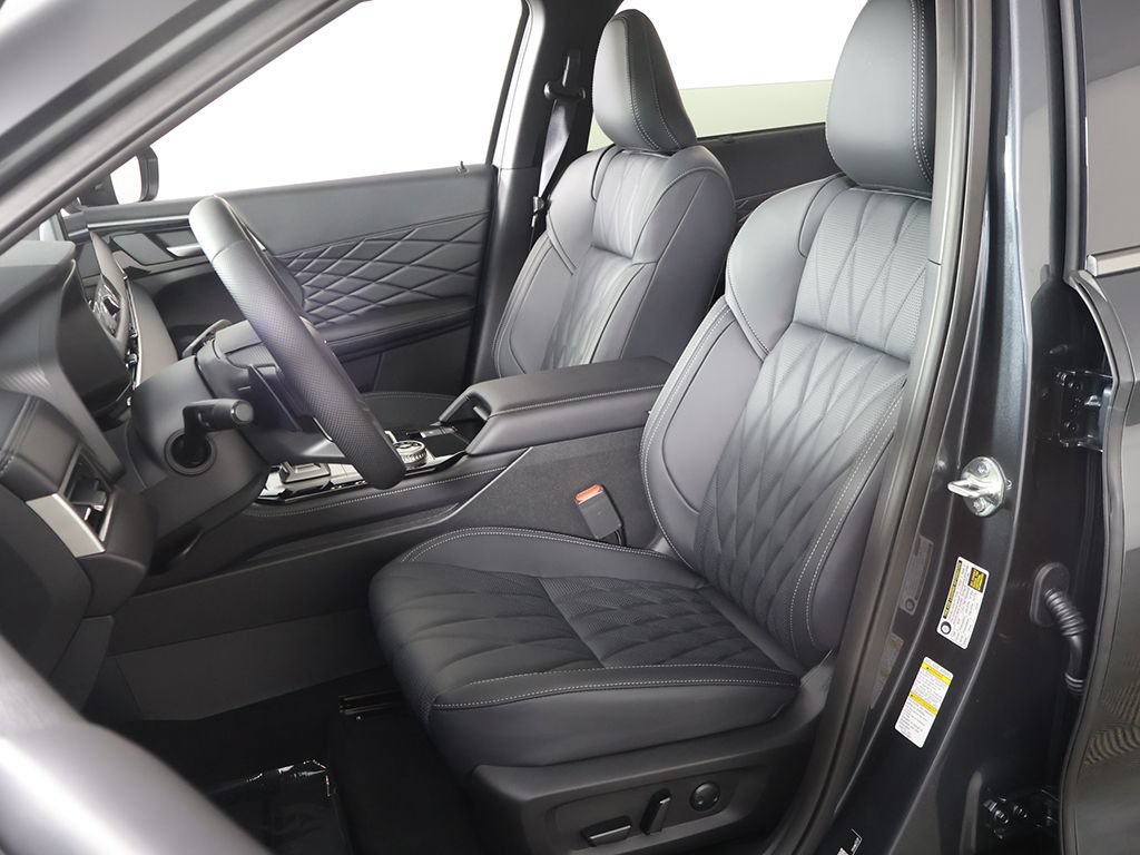 New 2026 Mitsubishi Outlander AWD image 34