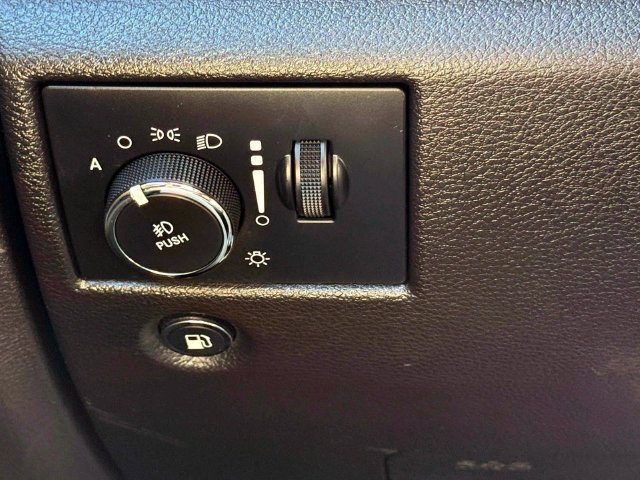 Certified 2021 Jeep Grand Cherokee Limited AWD/4WD image 23