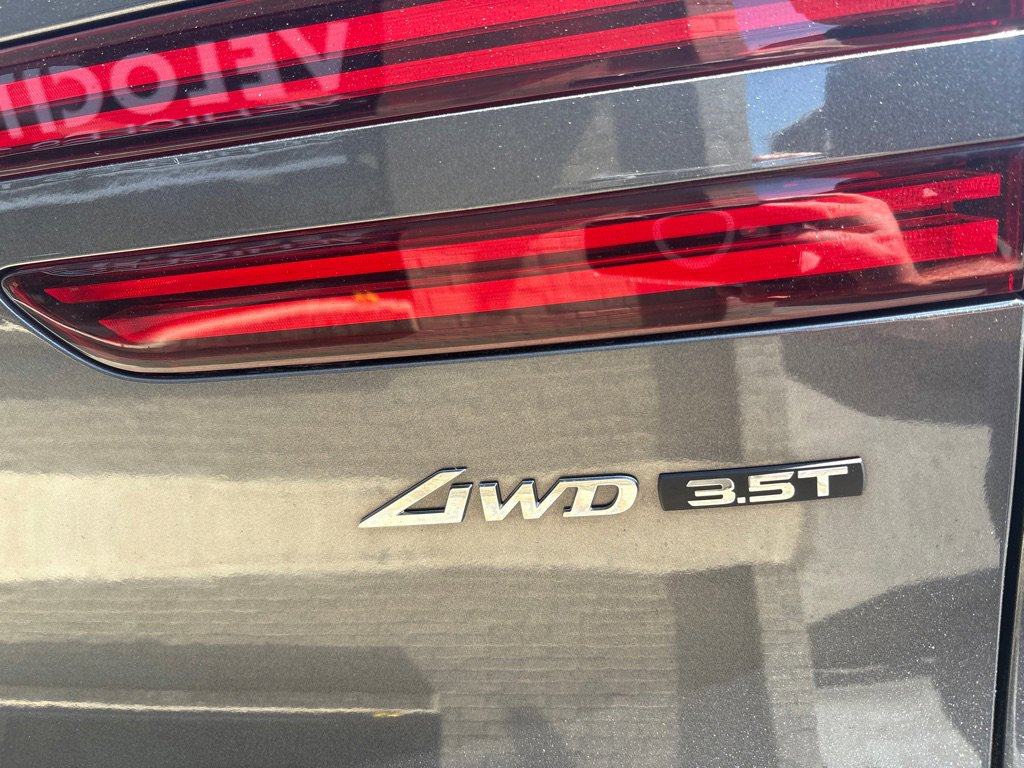 Used 2022 Genesis GV70 3.5T Sport w/ Sport Prestige Package AWD/4WD image 7