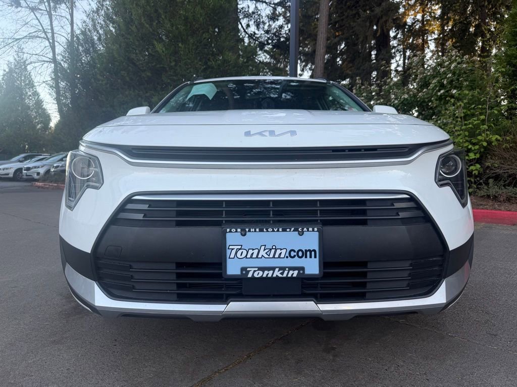 Certified 2025 Kia Niro EX image 7