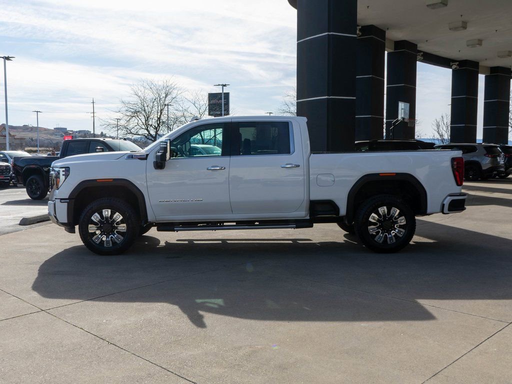 Used 2024 GMC Sierra 2500 Denali w/ Technology Package image 4