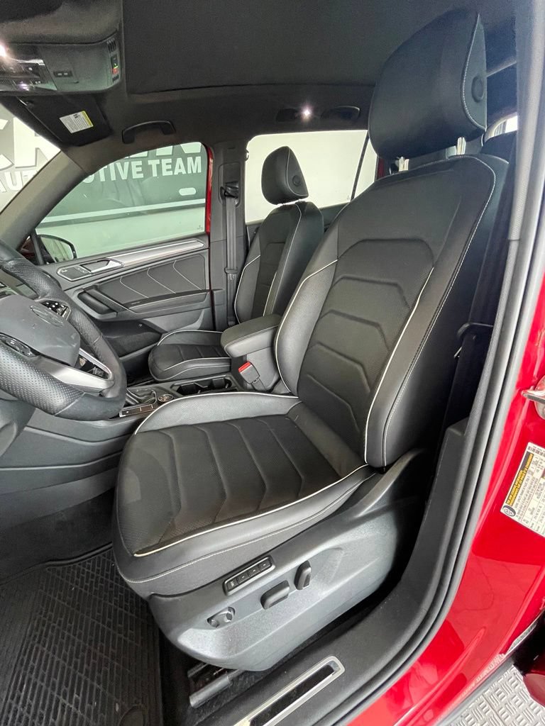 Used 2024 Volkswagen Tiguan SEL R-Line AWD/4WD image 10