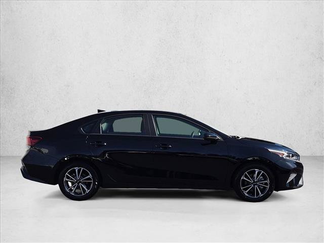 Used 2022 Kia Forte LXS FWD image 4