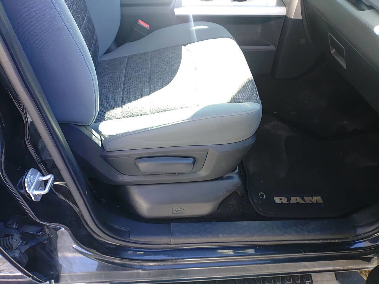 Used 2016 RAM 1500 Big Horn image 12