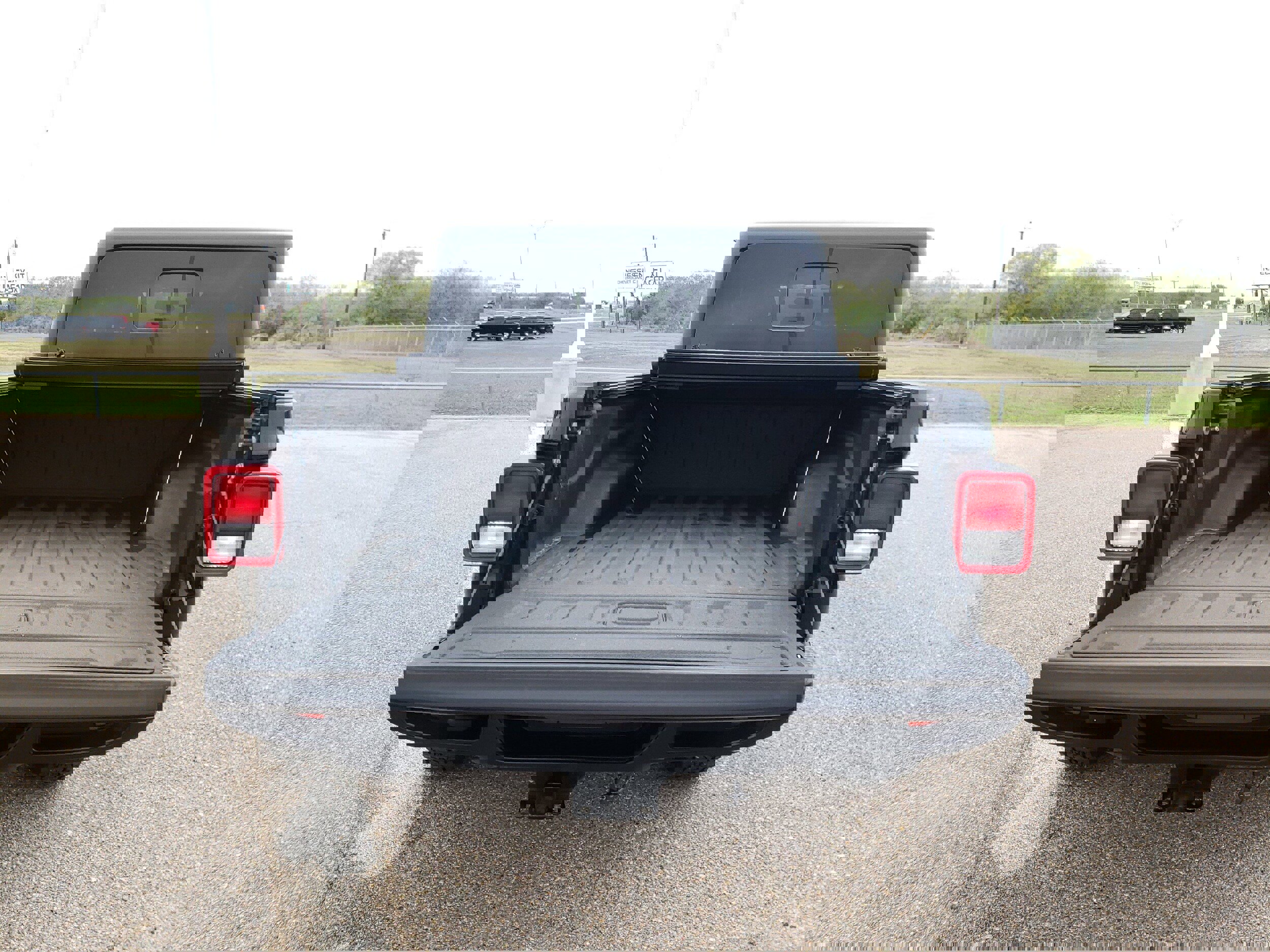 Used 2021 Jeep Gladiator Sport image 25