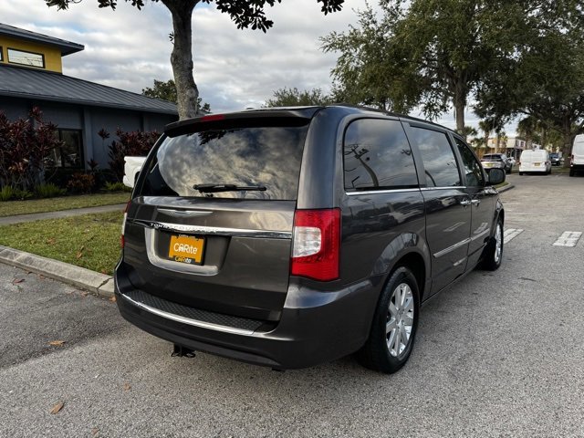 Used 2015 Chrysler Town & Country Touring w/ Driver Convenience Group image 9