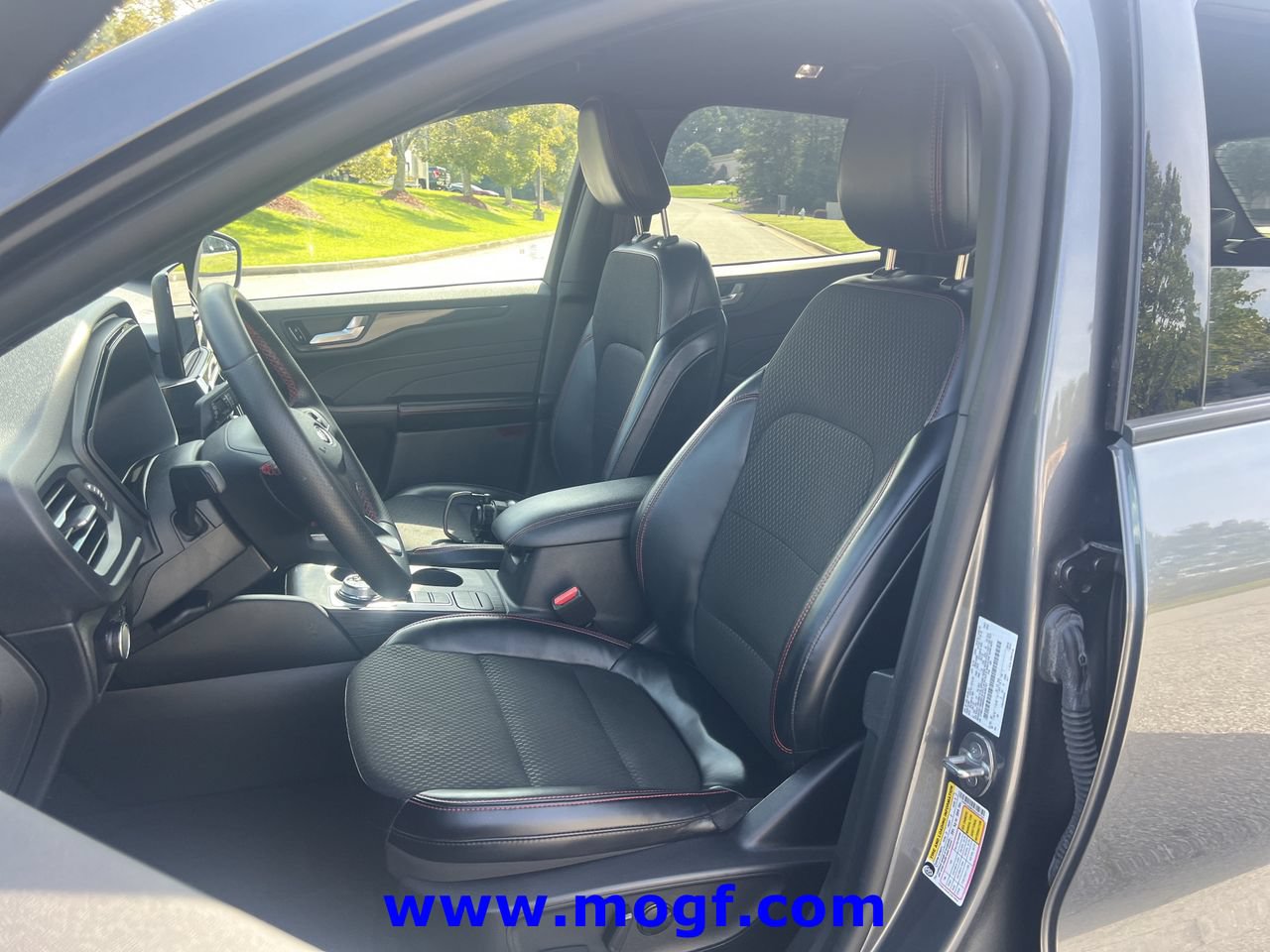 Certified 2025 Ford Escape ST-Line FWD image 18