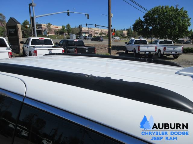 Used 2022 Chrysler Pacifica Touring-L image 10