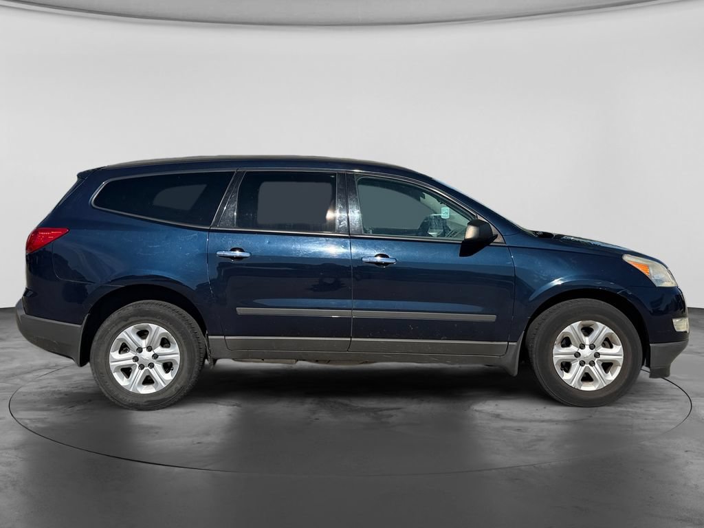 Used 2011 Chevrolet Traverse LS FWD image 10