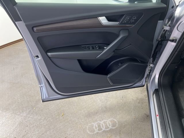 Used 2023 Audi Q5 2.0T Premium w/ Convenience Package image 21