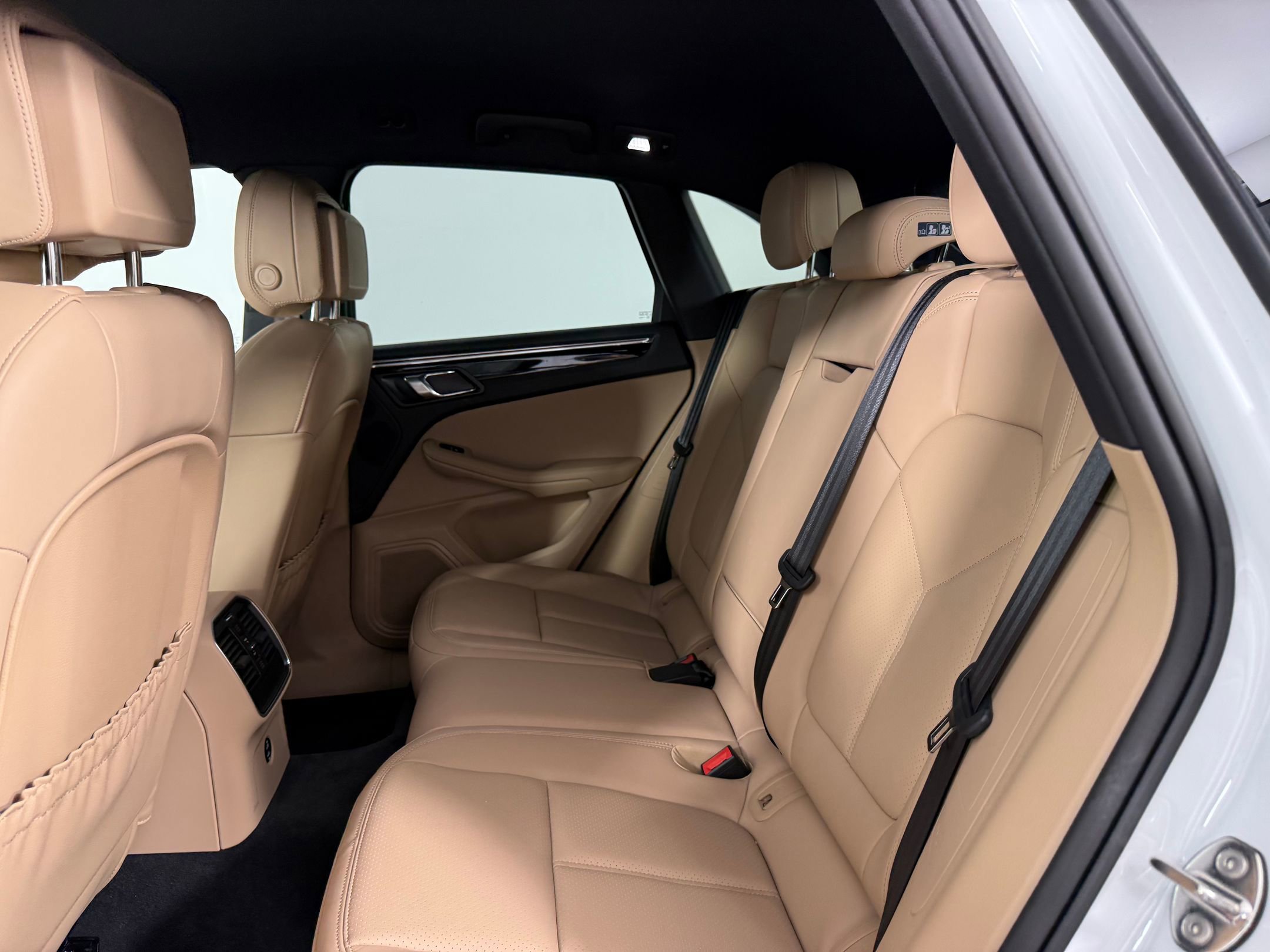 New 2025 Porsche Macan image 28