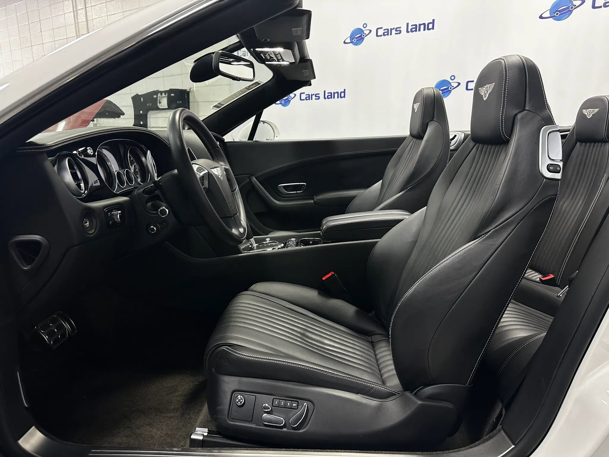 Used 2017 Bentley Continental GT AWD/4WD image 12