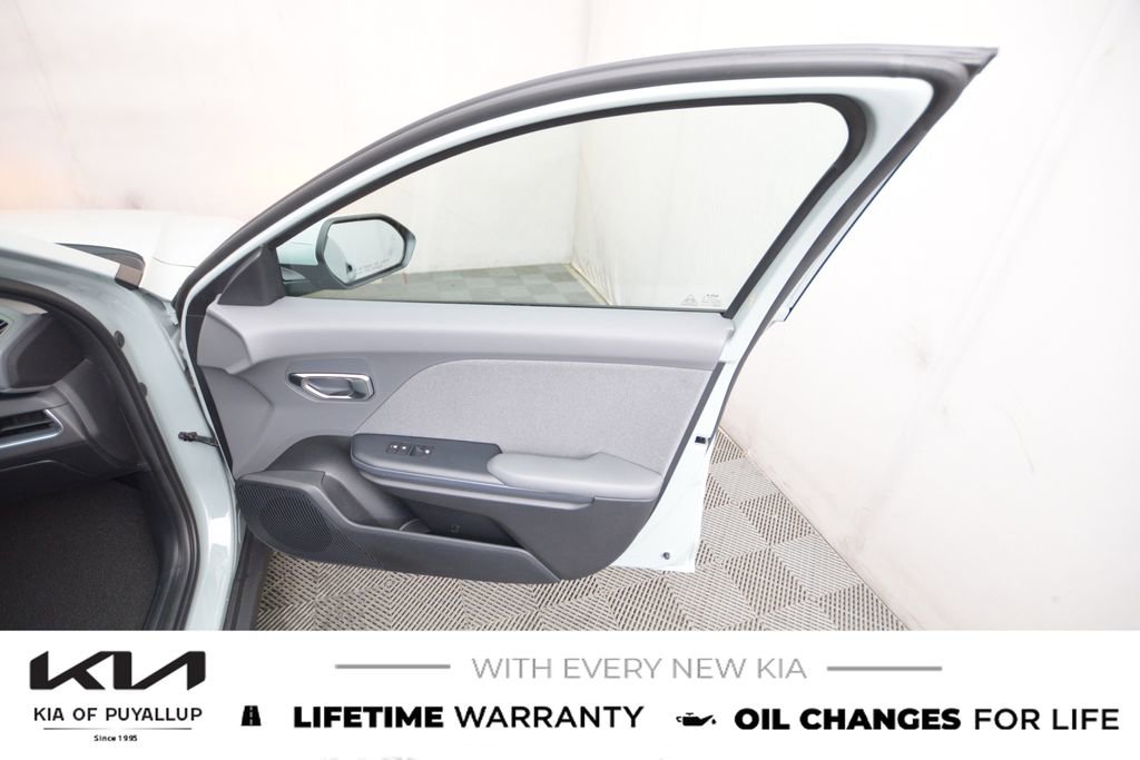 New 2025 Kia K4 EX image 15