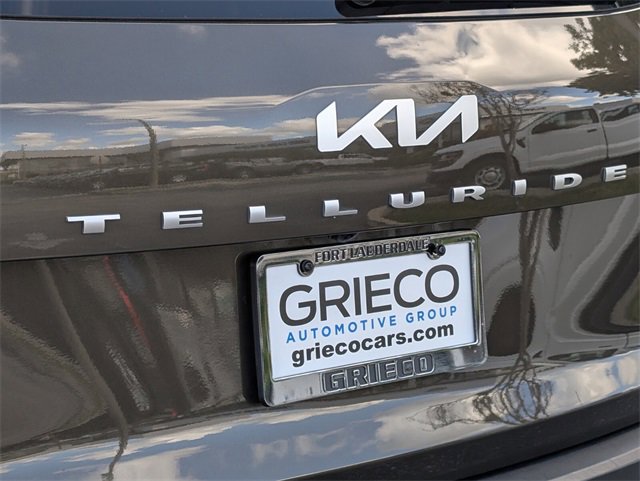Used 2022 Kia Telluride SX w/ Towing Package image 12