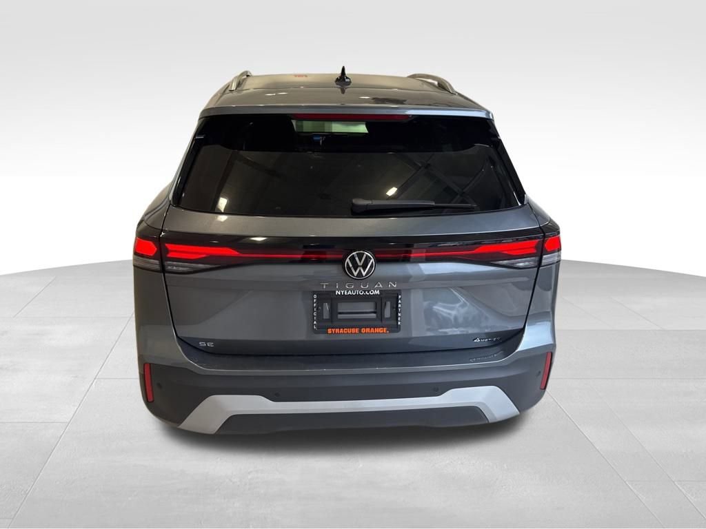 New 2025 Volkswagen Tiguan SE image 4