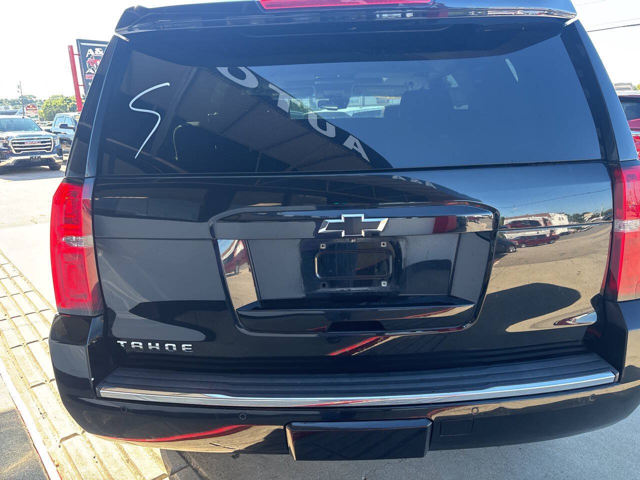 Used 2015 Chevrolet Tahoe LTZ AWD/4WD image 31