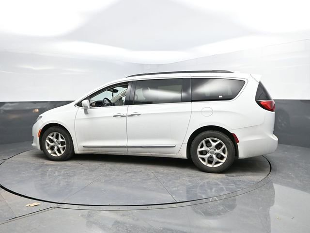 Used 2017 Chrysler Pacifica Touring-L w/ Tire & Wheel Group image 6