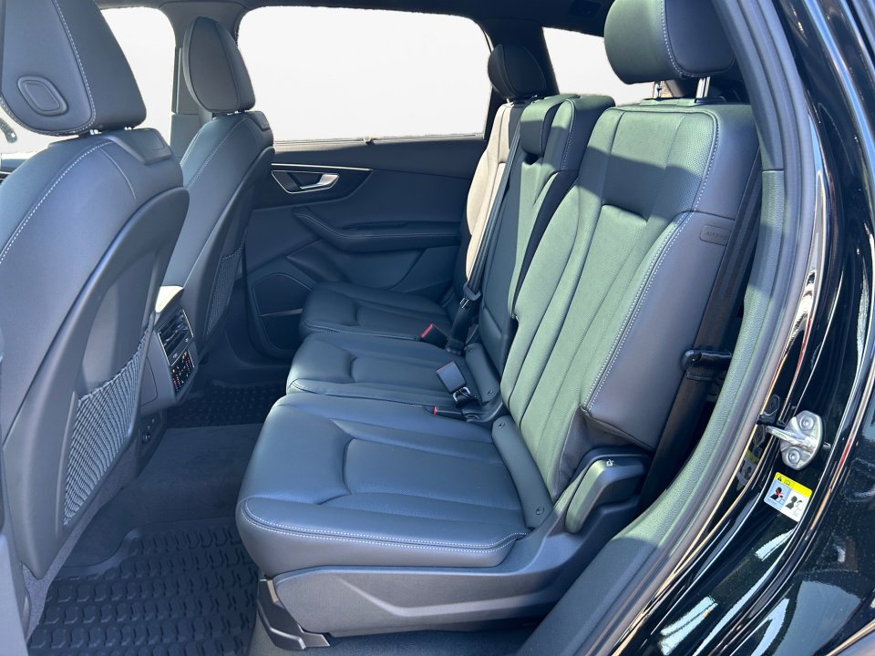 New 2026 Audi Q7 3.0T Premium Plus image 13