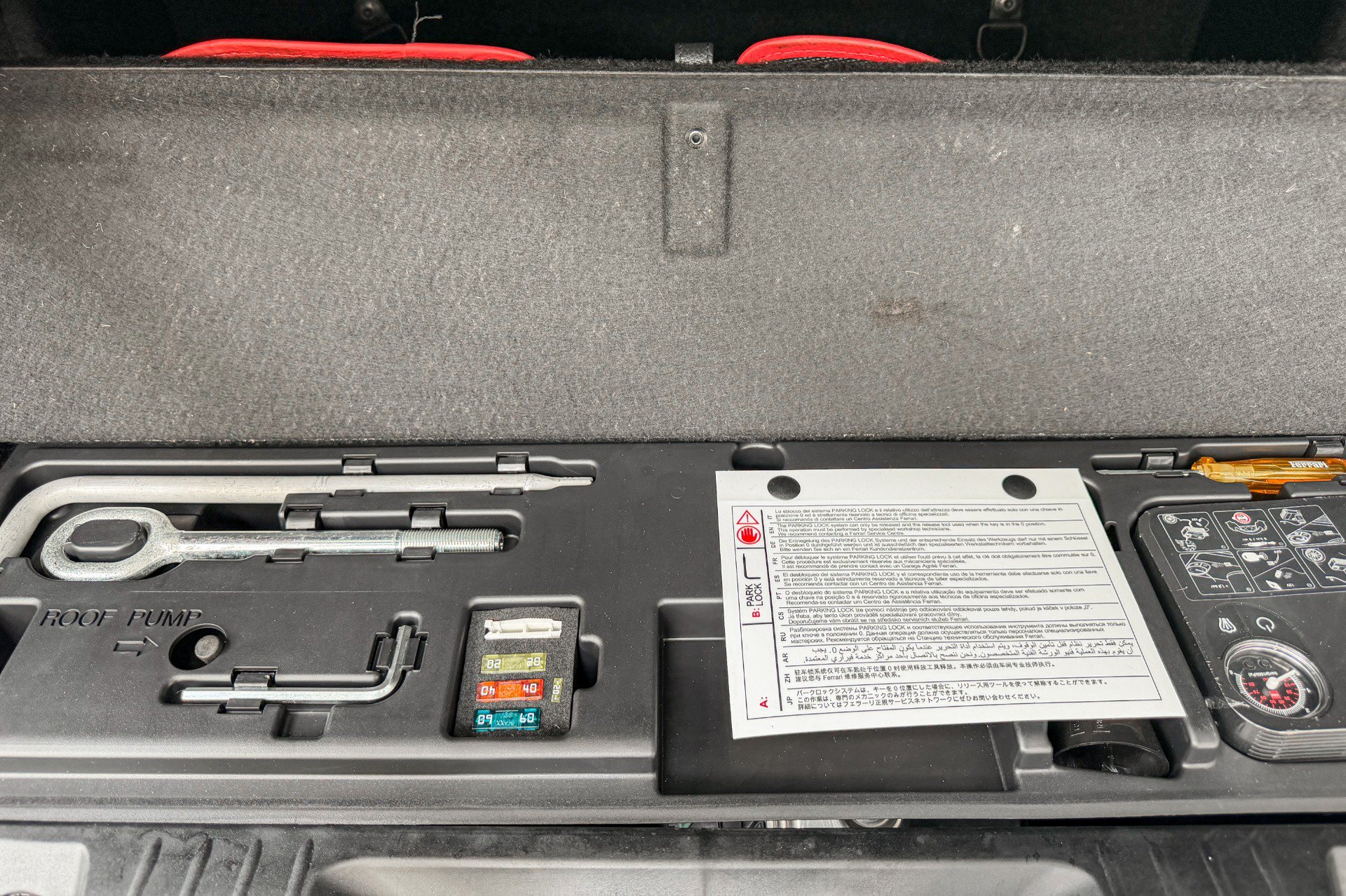 Used 2020 Ferrari Portofino RWD image 39