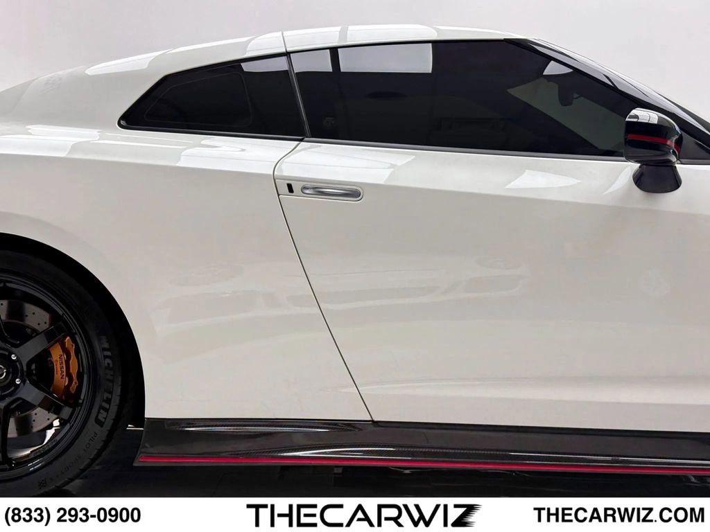 Used 2018 Nissan GT-R NISMO AWD/4WD image 41