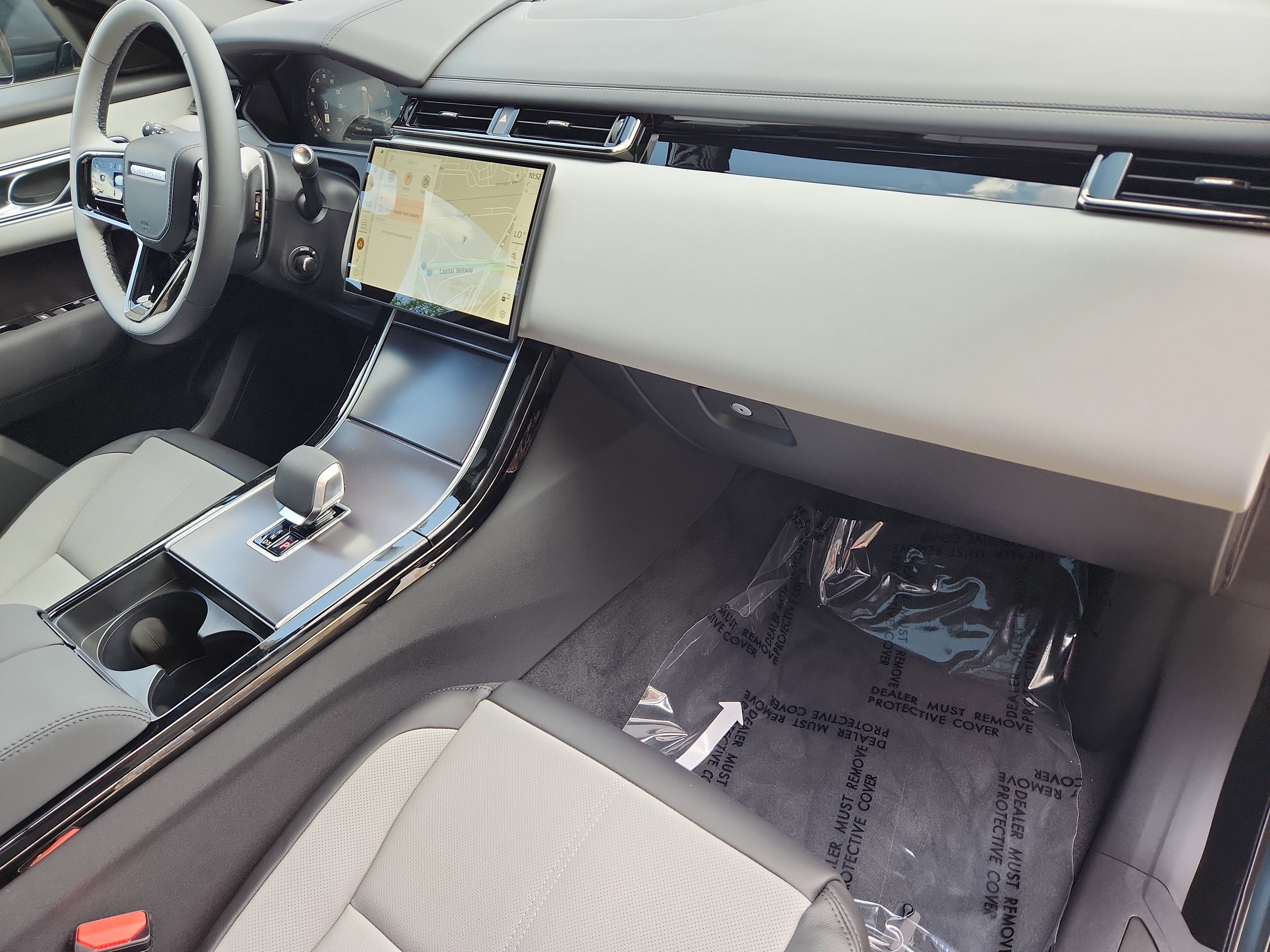 Used 2026 Land Rover Range Rover Velar Dynamic SE image 27