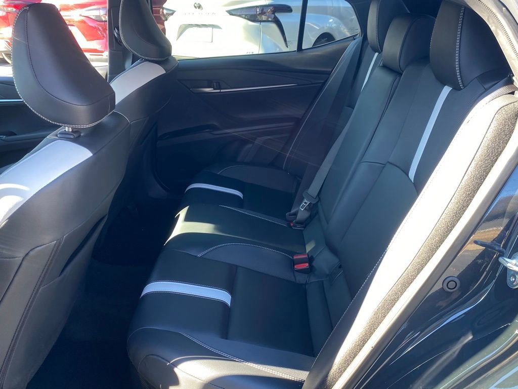 Used 2025 Toyota Camry SE image 8