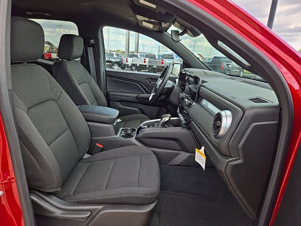 Used 2024 Chevrolet Colorado LT image 23