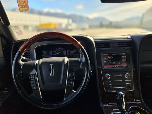 Used 2015 Lincoln Navigator 4WD image 9