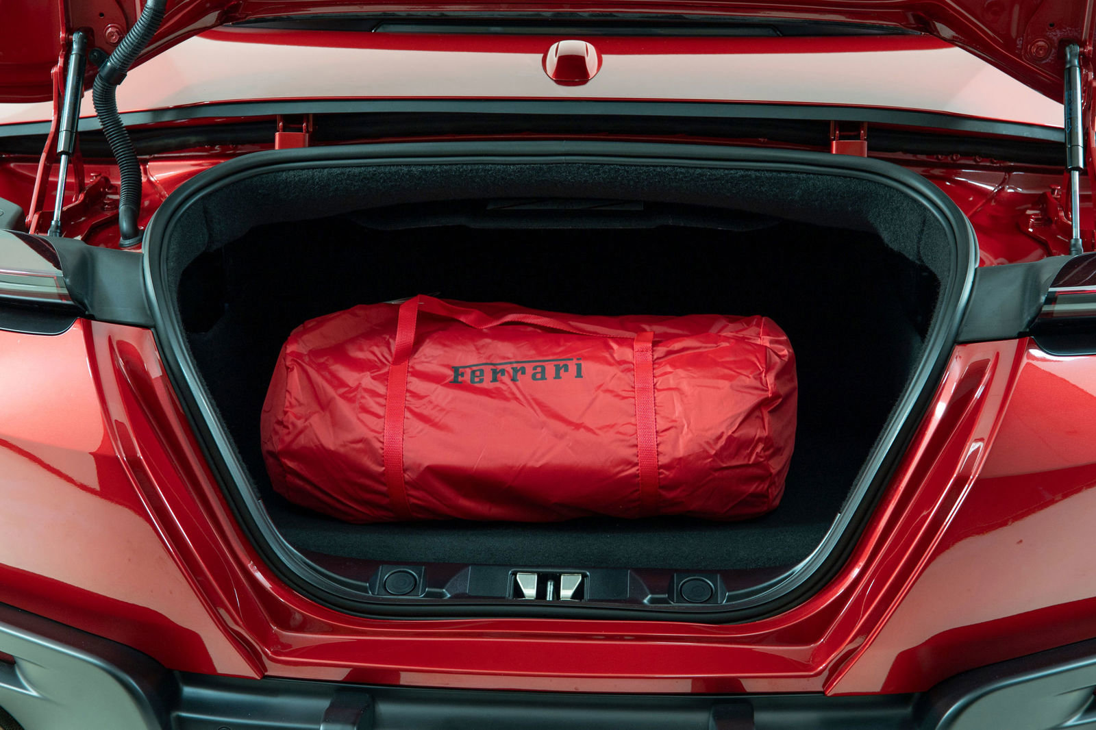Certified 2025 Ferrari Roma Spider image 40