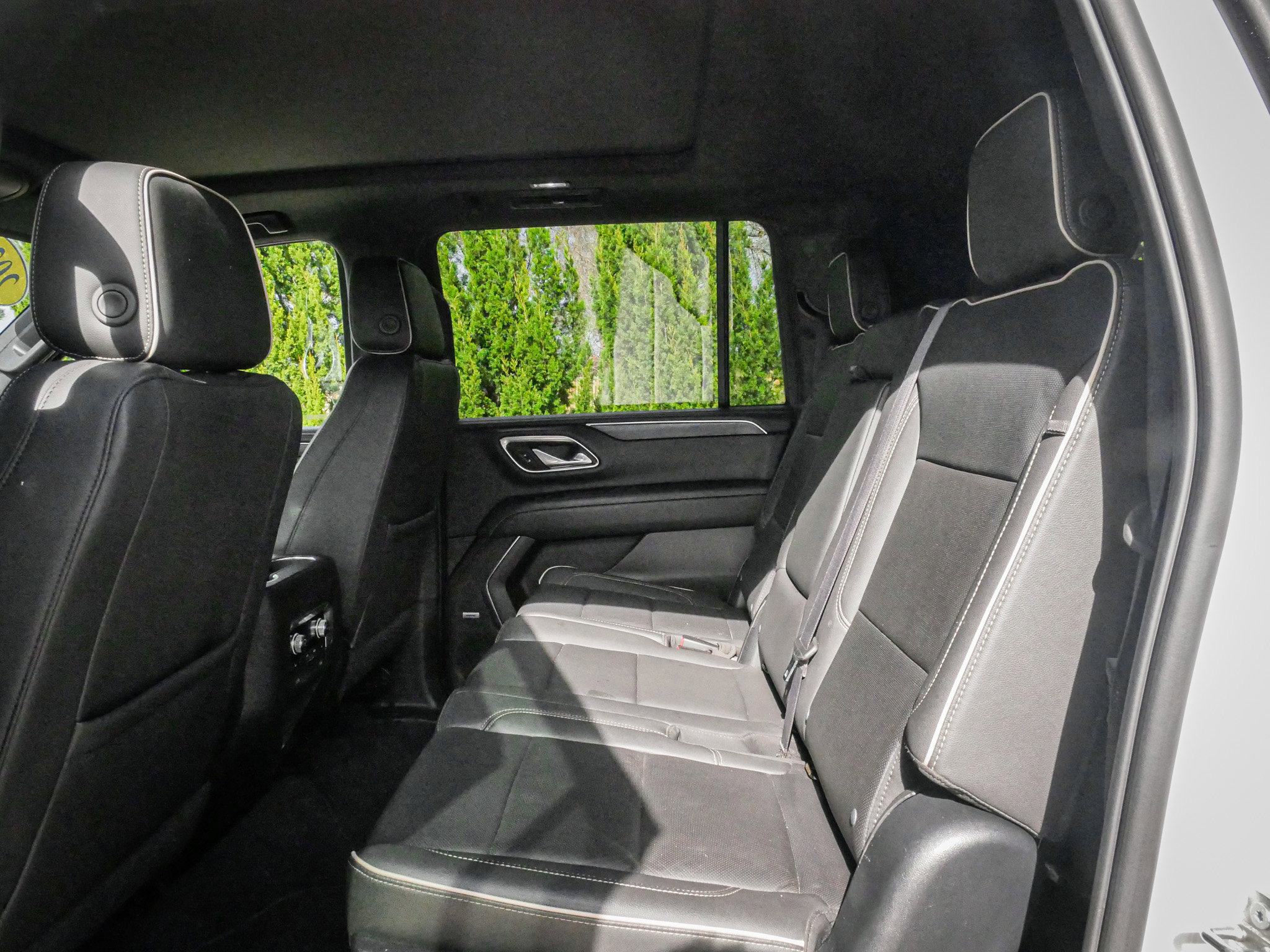 Used 2023 GMC Yukon XL SLT AWD/4WD image 31