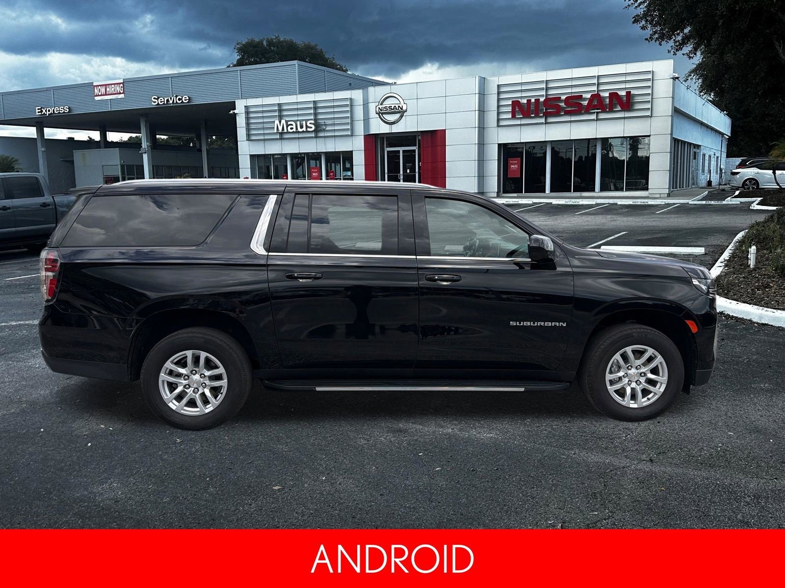 Used 2024 Chevrolet Suburban LT AWD/4WD image 4