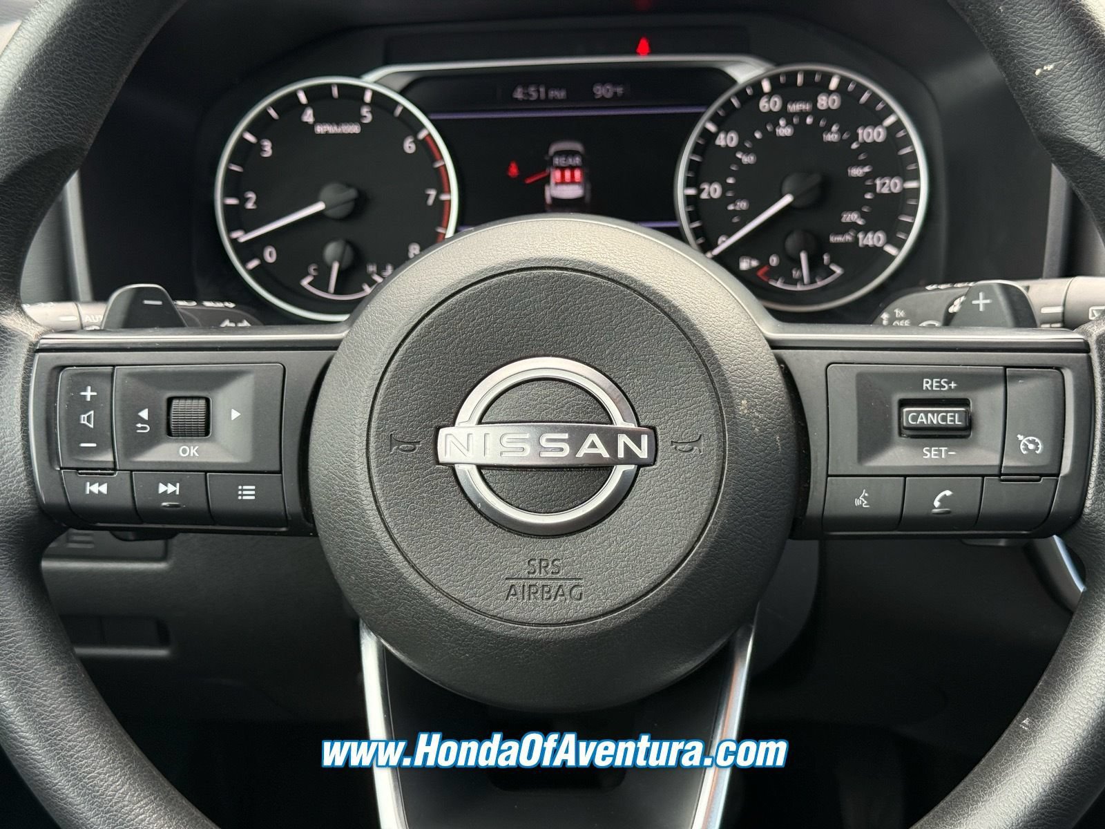 Used 2024 Nissan Rogue S AWD/4WD image 17