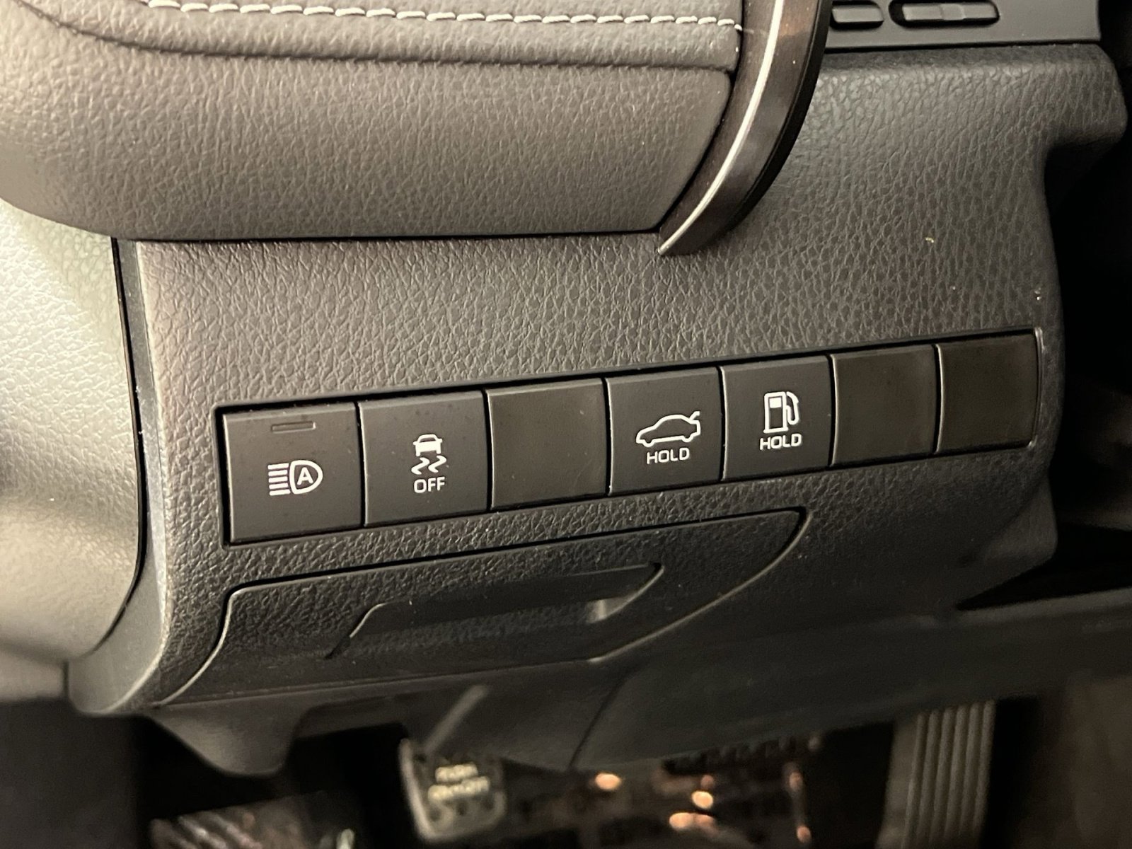 Used 2024 Toyota Camry SE image 31