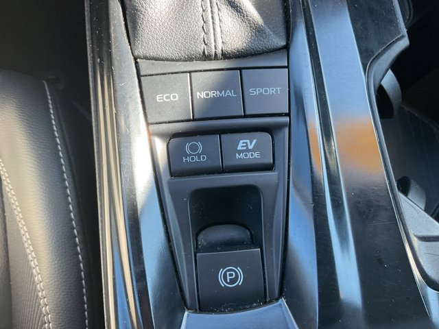 Used 2025 Toyota Camry SE FWD image 28