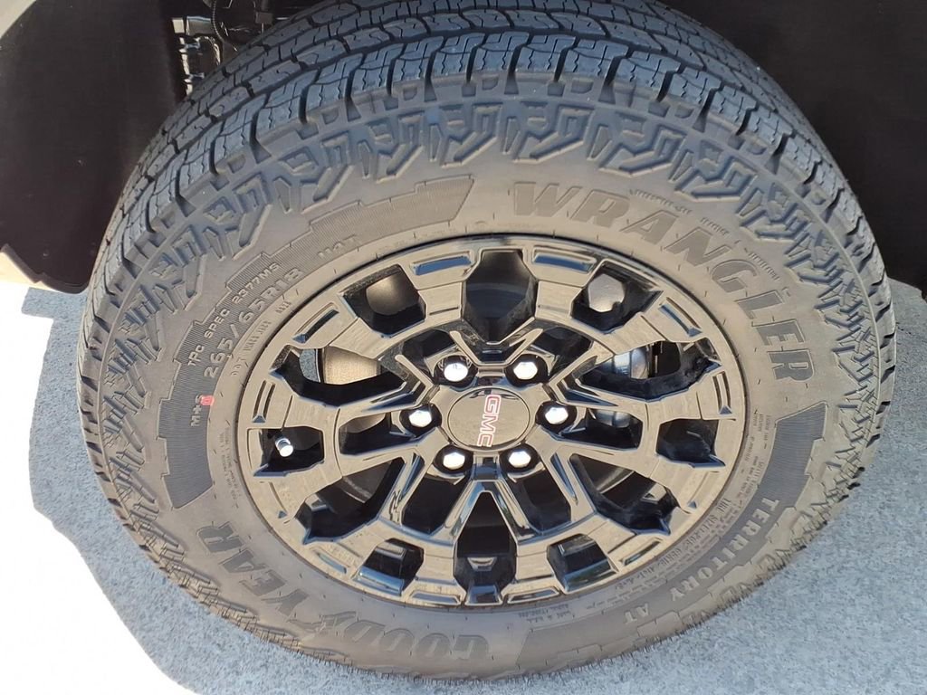 New 2026 GMC Canyon Elevation RWD image 9