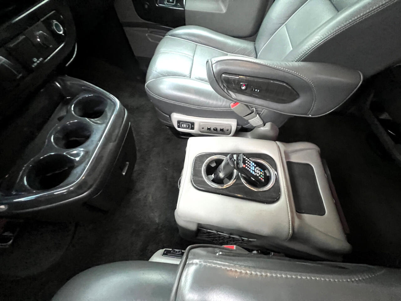 Used 2017 Chevrolet Express 2500 Extended image 25