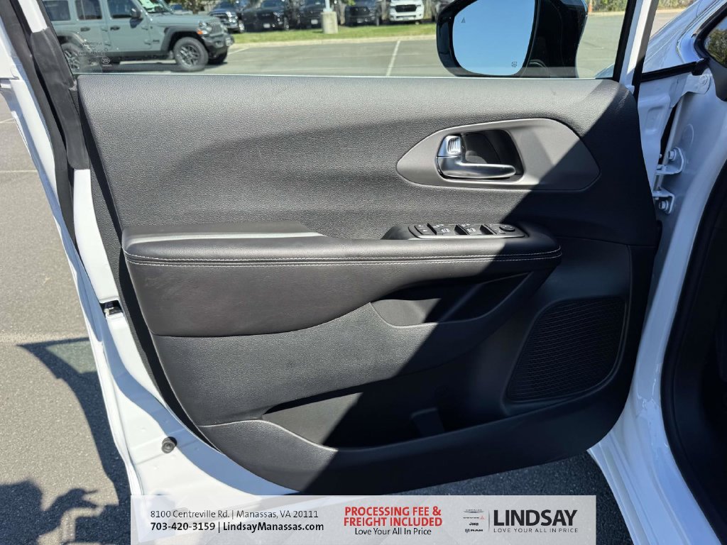 New 2027 Chrysler Pacifica LX FWD image 17