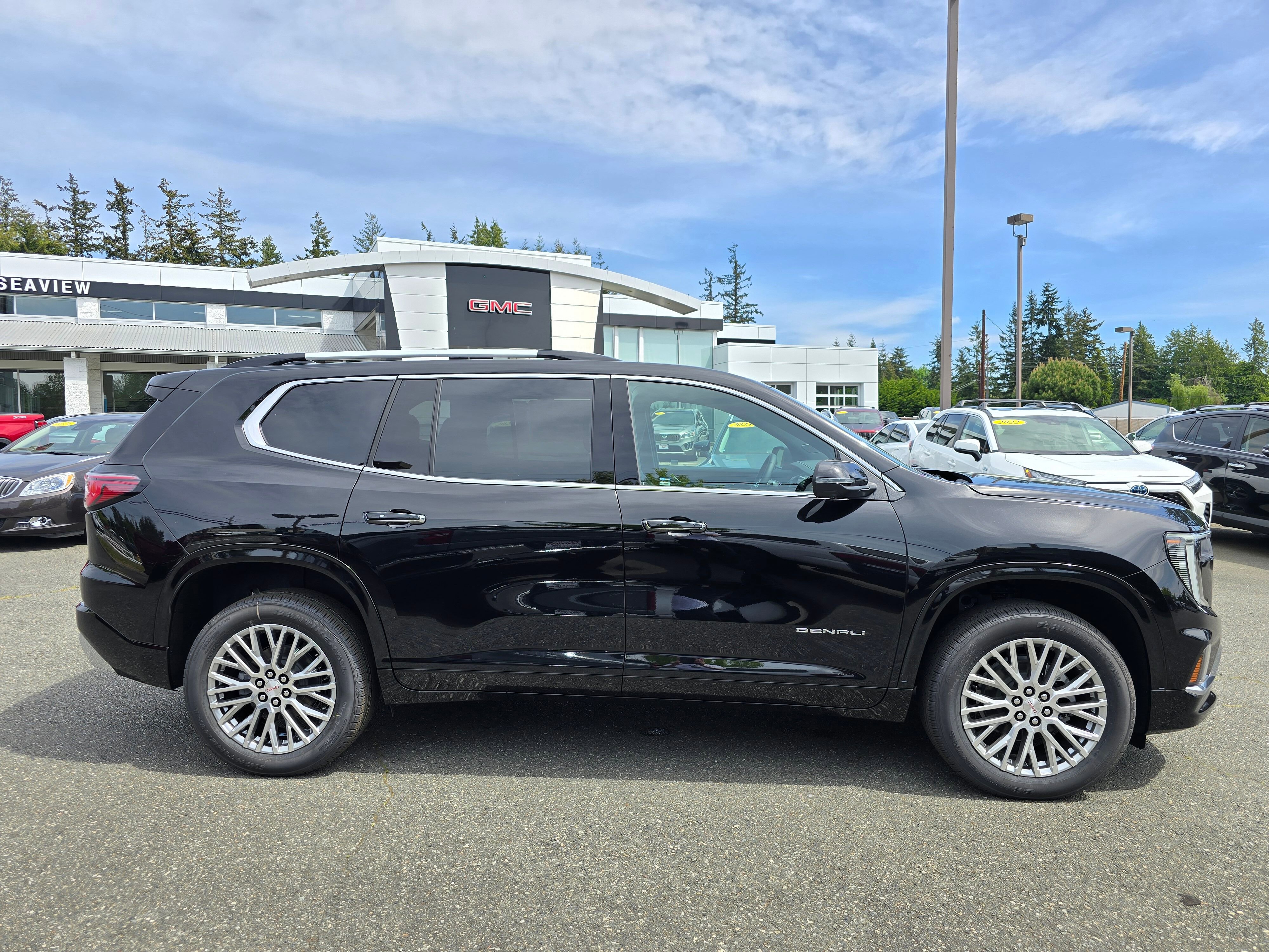 New 2025 GMC Acadia Denali image 8