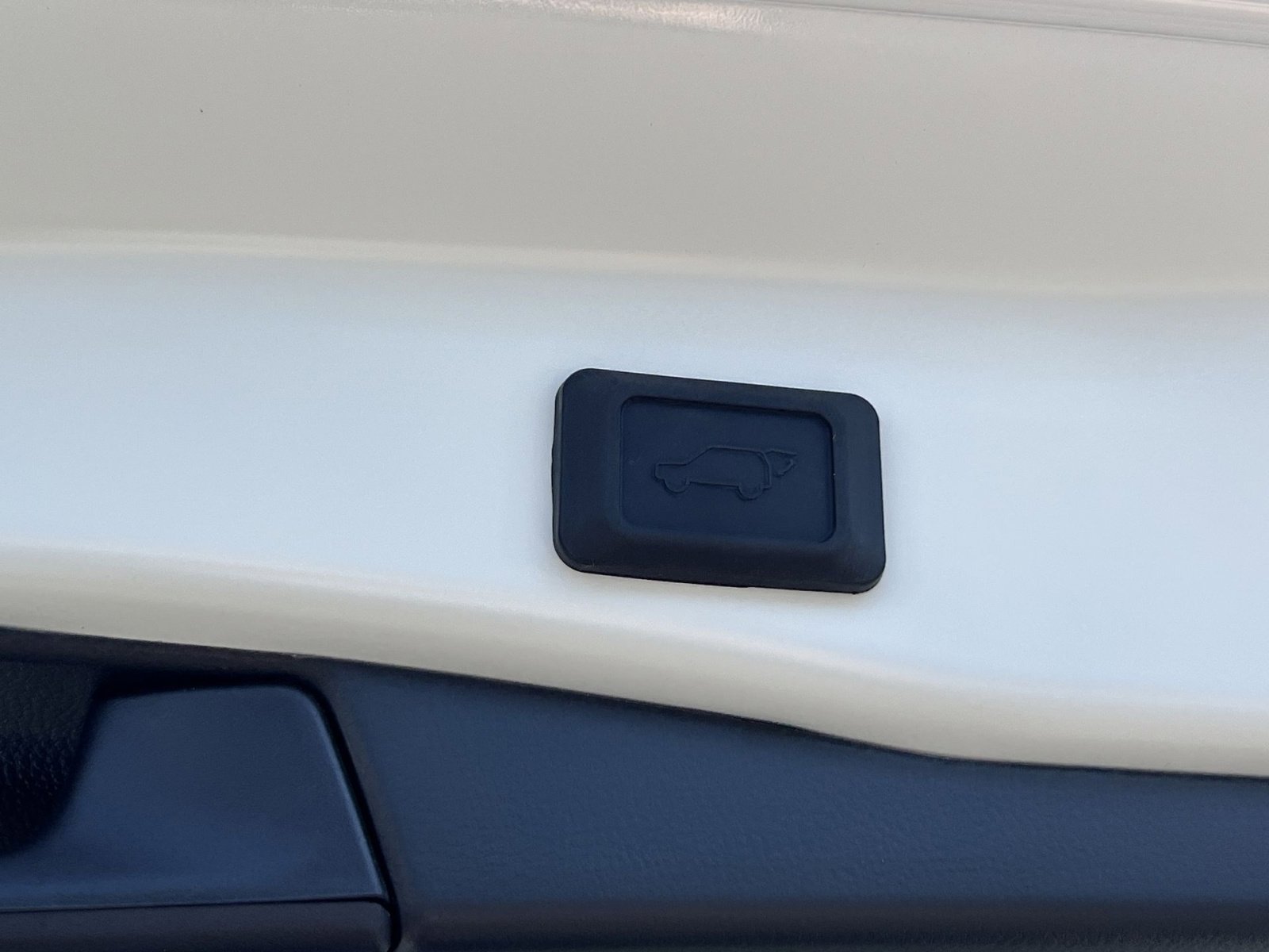 New 2025 Toyota RAV4 XLE image 21