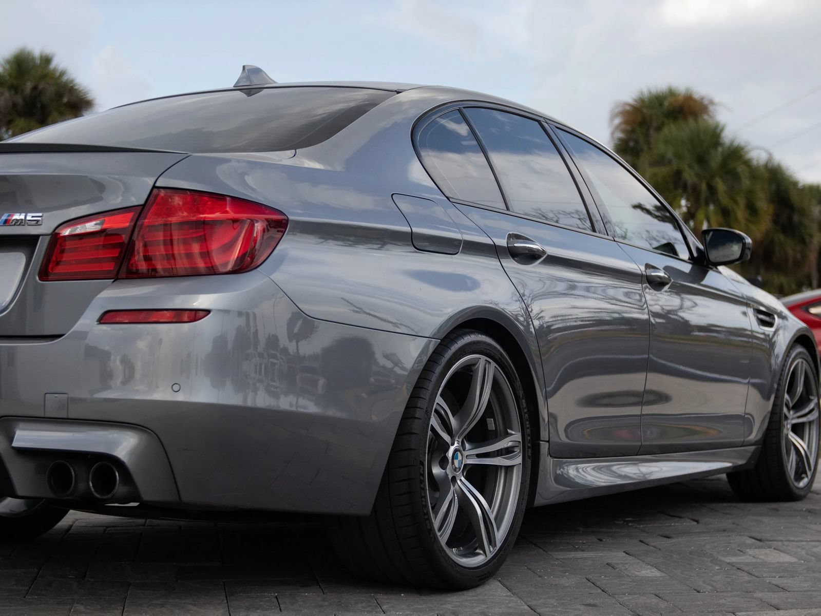 Used 2013 BMW M5 RWD image 15
