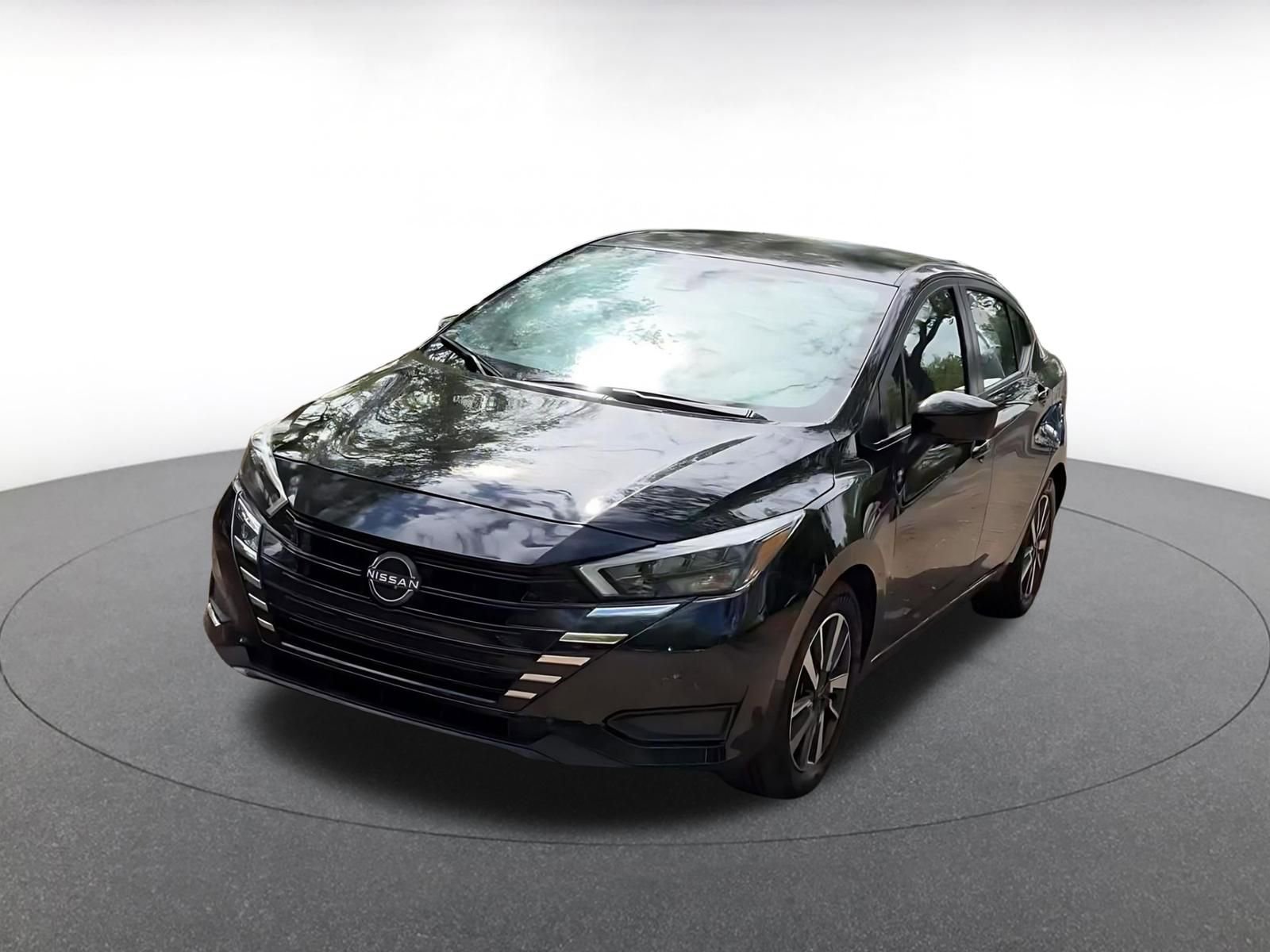 Used 2025 Nissan Versa SV FWD image 7