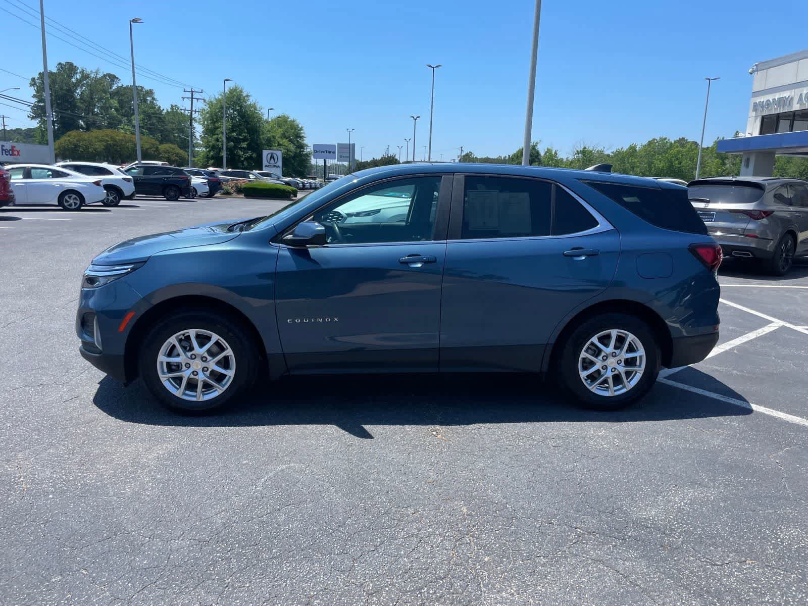 Used 2024 Chevrolet Equinox LT AWD/4WD image 2