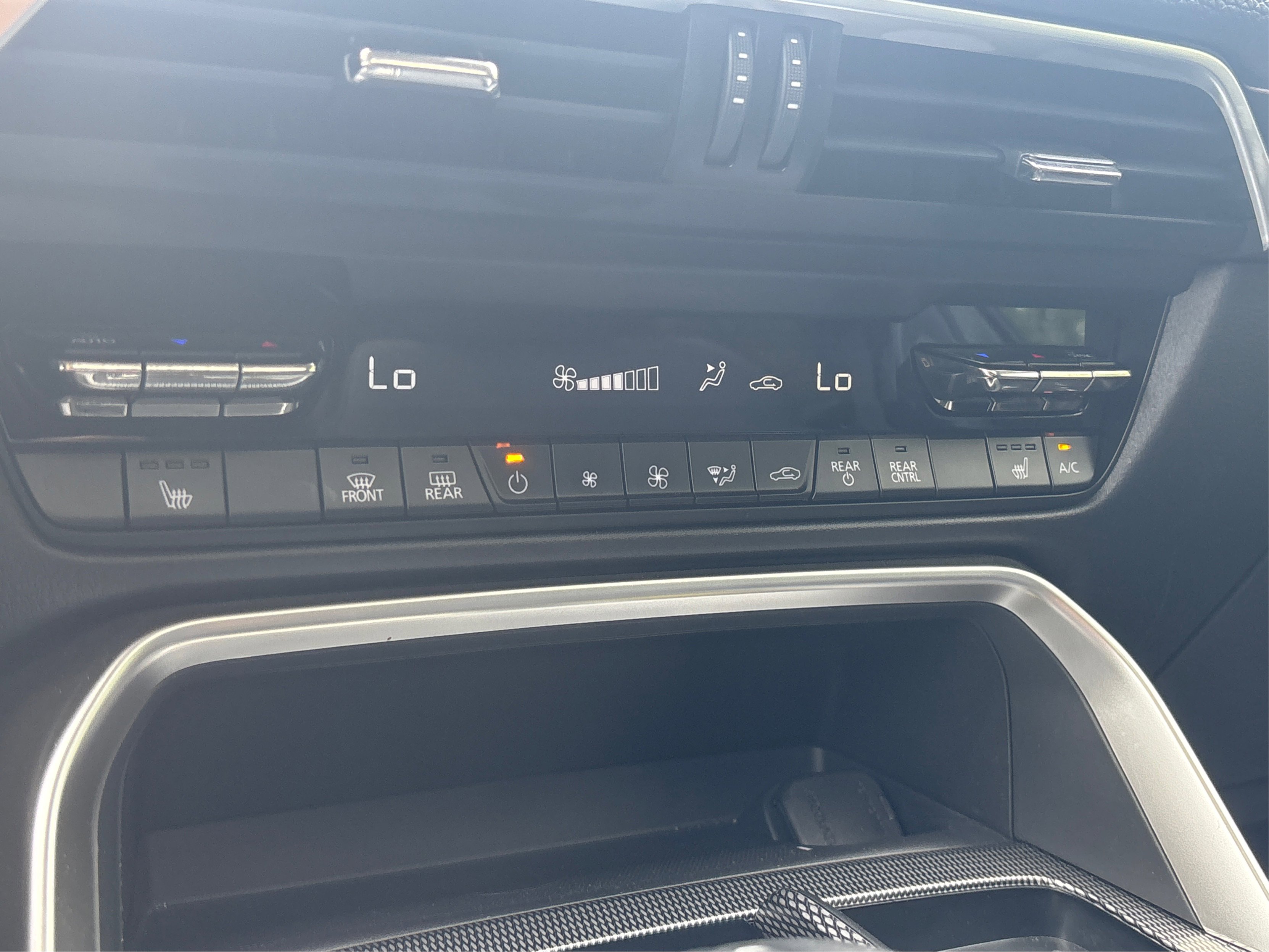 Used 2024 MAZDA CX-90 Plug-In Hybrid w/ Premium Pkg image 59