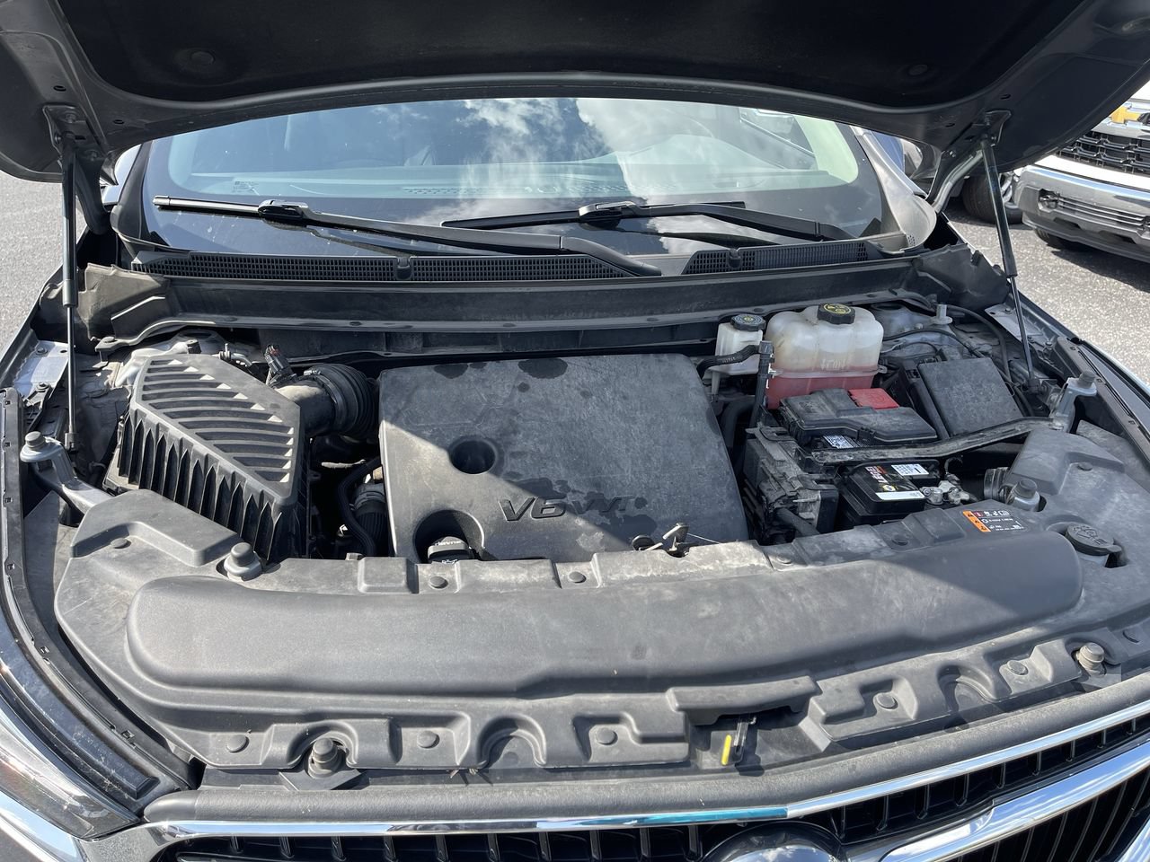 Used 2021 Buick Enclave Premium w/ Surround and Sites Package AWD/4WD image 29