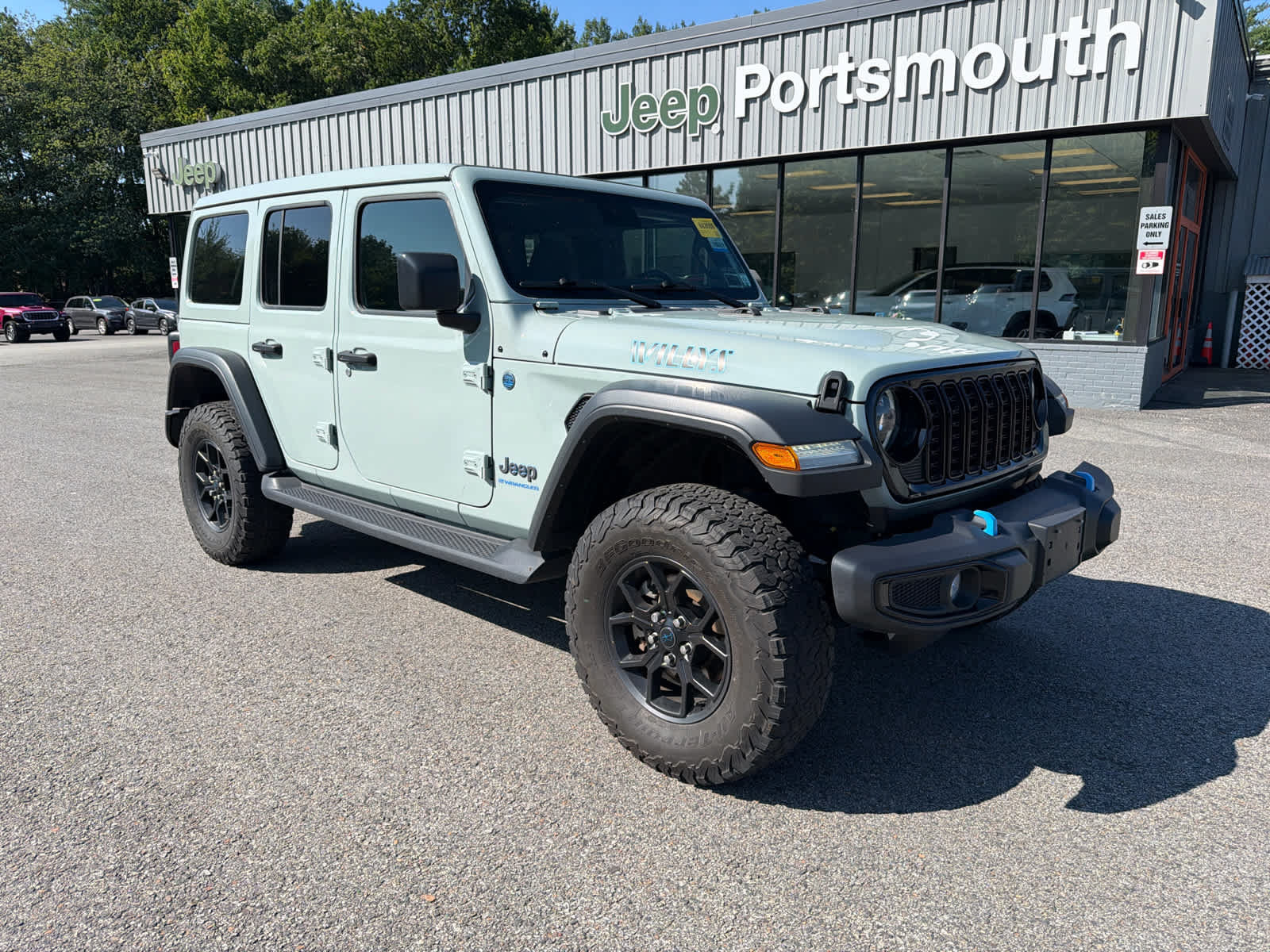 Used 2024 Jeep Wrangler Unlimited AWD/4WD image 2