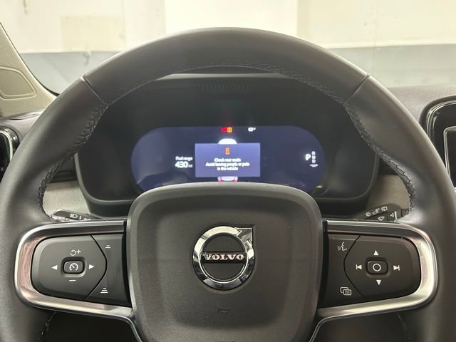 Used 2025 Volvo XC40 B5 Core AWD/4WD image 14